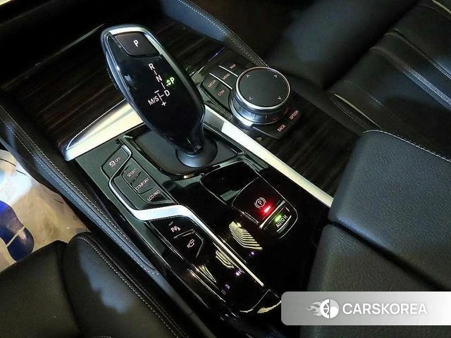 BMW 5 Series (G30) 2023 Серый из Кореи, фото 3