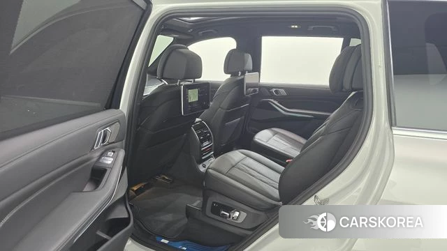 BMW X7 (G07) 2022 Белый из Кореи, фото 3