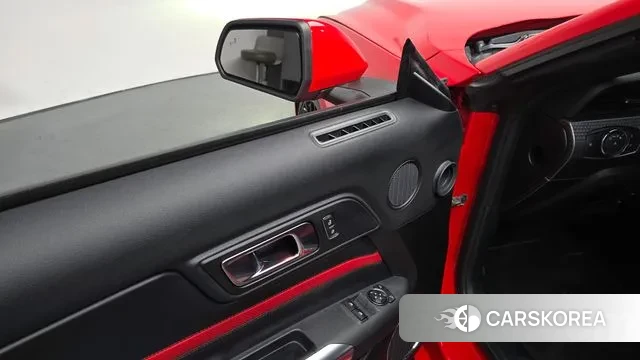 Ford Mustang 2021 Красный из Кореи, фото 3