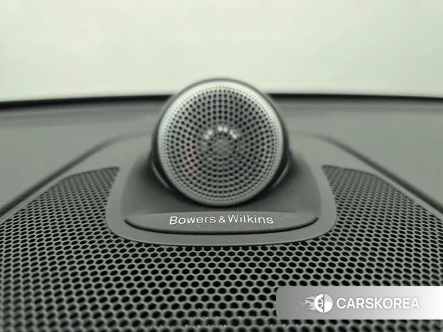 Volvo XC60 second Generation 2023 Белый из Кореи, фото 3