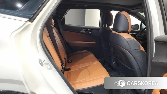 Kia Sportage 5th Generation Hybrid 2023 Белый из Кореи, фото 3