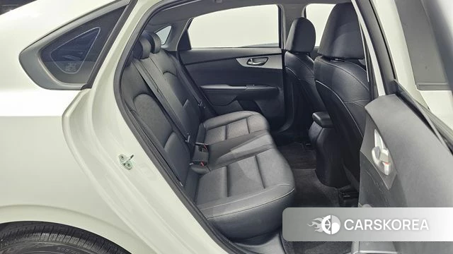 Kia The New K3 2nd generation 2022 Белый из Кореи, фото 3