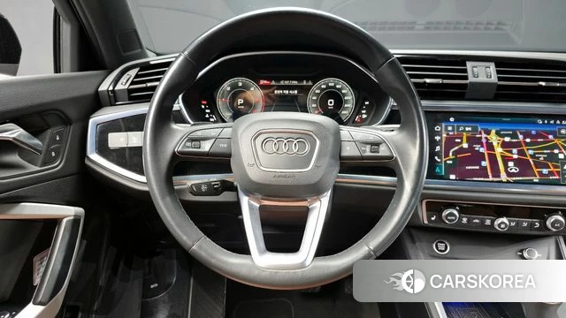 Audi Q3 (F3) 2023 Черный из Кореи, фото 3