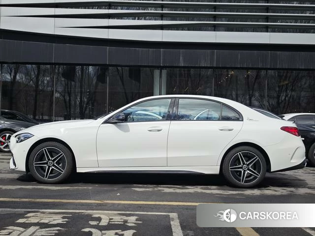 Mercedes-Benz Class C 2024 Белый из Китая, фото 3