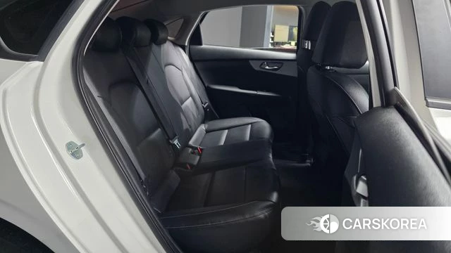 Kia The New K3 2nd generation 2021 Белый из Кореи, фото 3