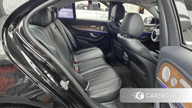 Mercedes-Benz E-Class W213 2018 Черный из Кореи, фото 3