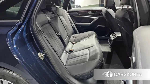 Audi A6 (C8) 2023 Синий из Кореи, фото 3