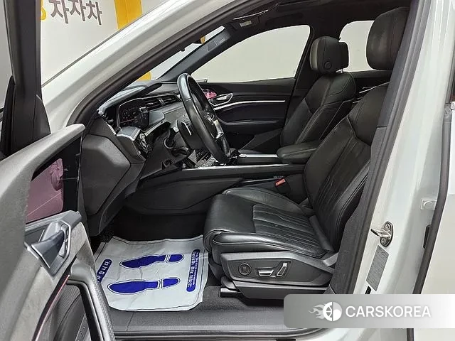 Audi e-Tron 2020 Белый из Кореи, фото 3