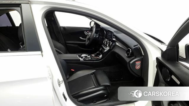 Mercedes-Benz C-Class W205 2018 Белый из Кореи, фото 3