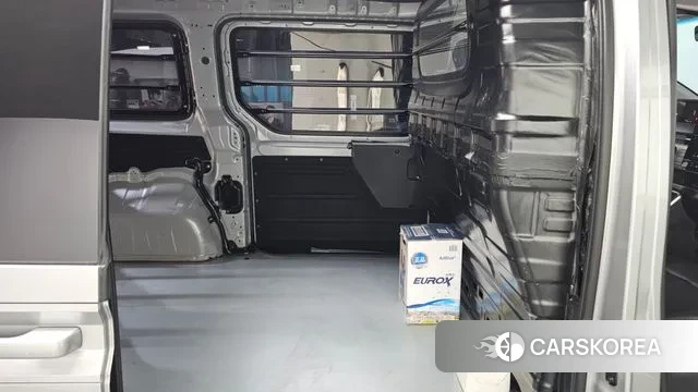 Hyundai Staria 2023 Серебряный из Кореи, фото 3