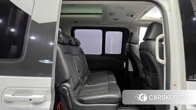 Hyundai Staria 2021 Белый из Кореи, фото 3