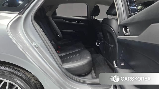 Kia K5 3rd generation 2023 Серебристо-серый из Кореи, фото 3