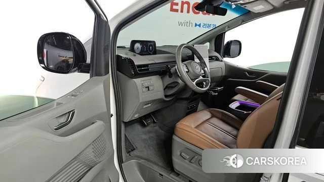 Hyundai Staria 2024 Белый из Кореи, фото 3