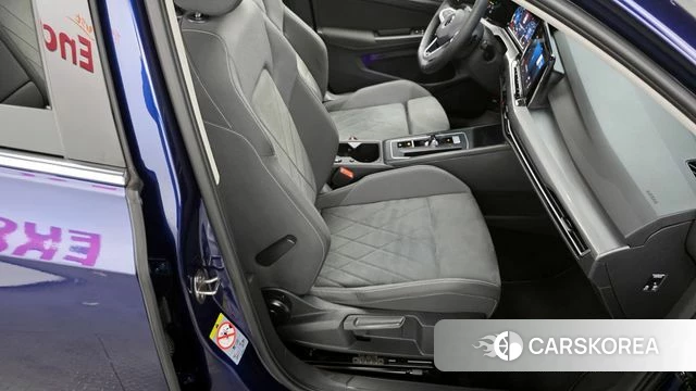 Volkswagen Golf 8th Generation 2022 Синий из Кореи, фото 3