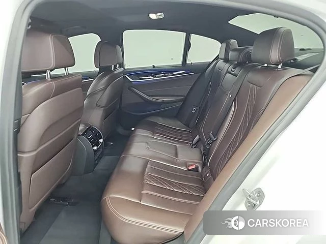 BMW 5 Series (G30) 2018 Белый из Кореи, фото 3