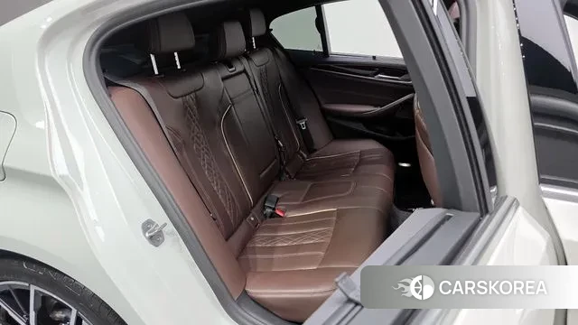 BMW 5 Series (G30) 2022 Белый из Кореи, фото 3