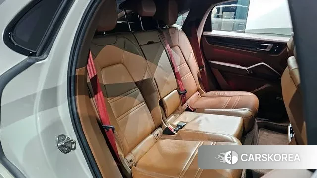 Porsche Cayenne (PO536) 2022 Жемчужный цвет из Кореи, фото 3