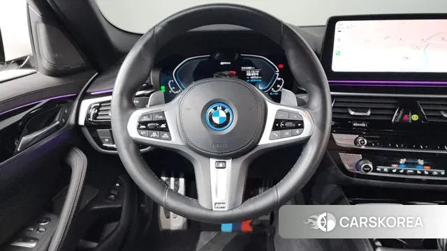 BMW 5 Series (G30) 2021 Белый из Кореи, фото 3