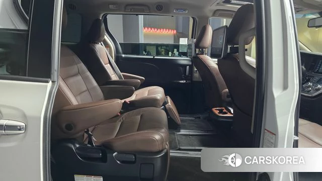 Toyota Sienna 2018 Белый из Кореи, фото 3