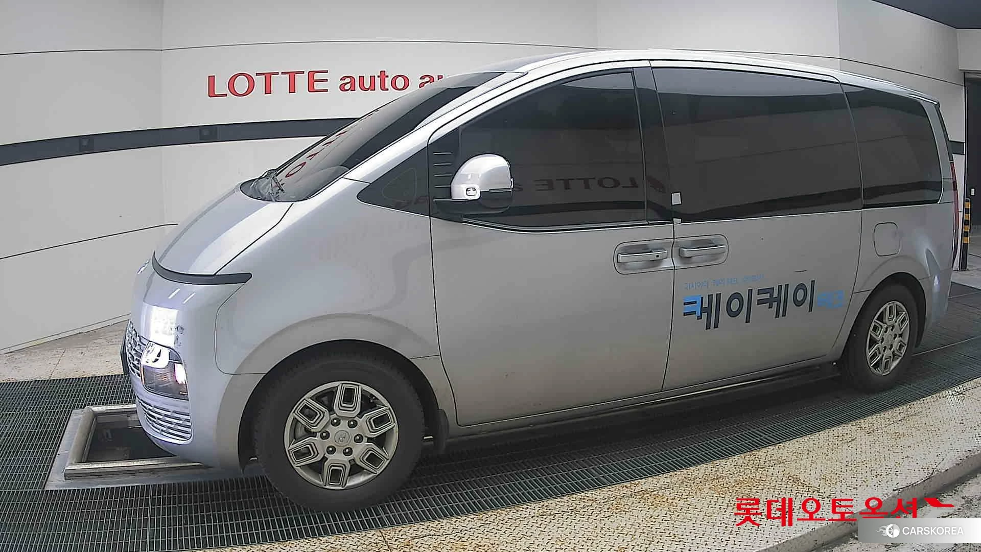 Hyundai Staria 2023 Shimmering Silver Metallic из Кореи, фото 3