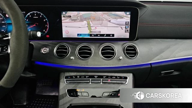 Mercedes-Benz E-Class W213 2023 Белый из Кореи, фото 3