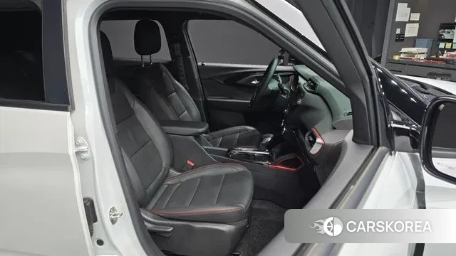 Chevrolet (GM Daewoo) Trailblazer 2022 Белый из Кореи, фото 3