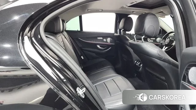 Mercedes-Benz E-Class W213 2019 Черный из Кореи, фото 3