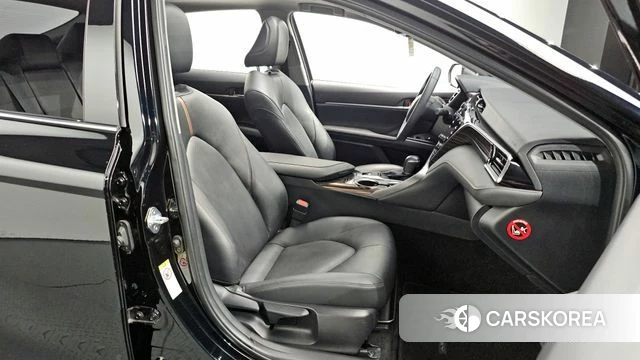 Toyota Camry (XV70) 2018 Черный из Кореи, фото 3