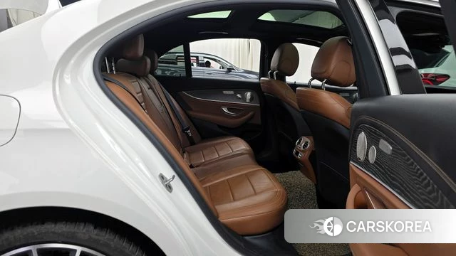 Mercedes-Benz E-Class W213 2021 Белый из Кореи, фото 3