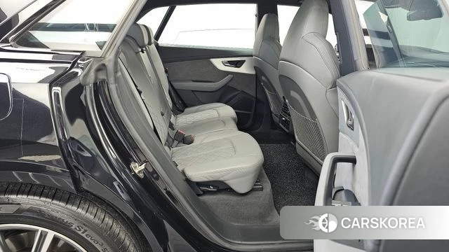 Audi Q8 (4M) 2021 Черный из Кореи, фото 3