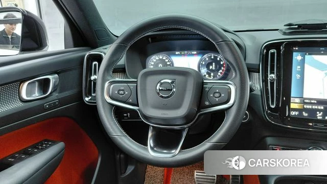 Volvo XC40 2021 Белый из Кореи, фото 3