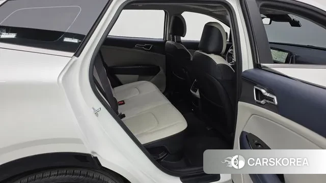 Kia Sportage 5th Generation Hybrid 2021 Белый из Кореи, фото 3