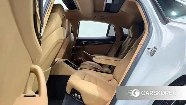 Porsche Panamera (971) 2018 Белый из Кореи, фото 3