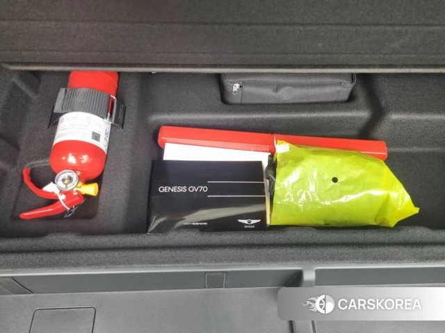 Genesis GV70 2025 Белый из Кореи, фото 3