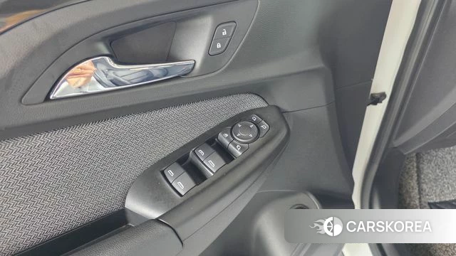 Chevrolet (GM Daewoo) Trailblazer 2020 Белый из Кореи, фото 3
