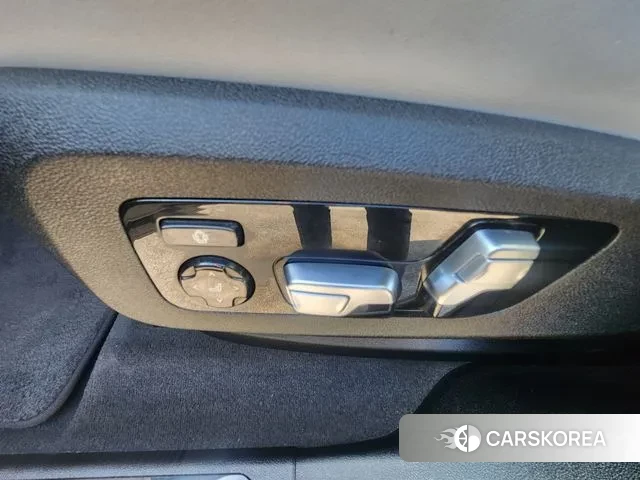 BMW X6M (G06) 2021 Цвет галактики из Кореи, фото 3