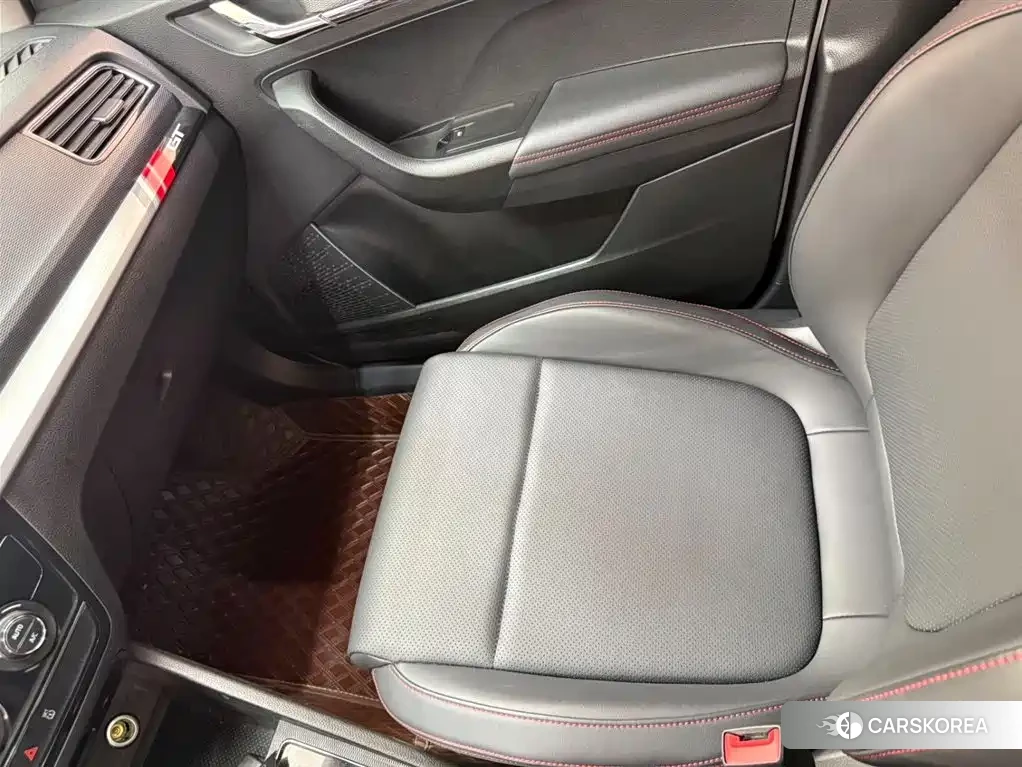 Skoda Komick 2024 Белый из Китая, фото 3