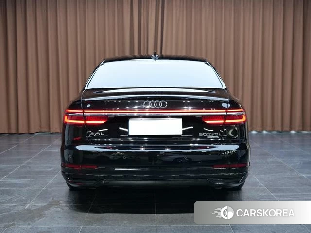 Audi A8 2021 Черный из Китая, фото 3