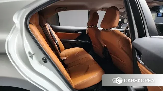 Toyota Camry (XV70) 2022 Белый из Кореи, фото 3