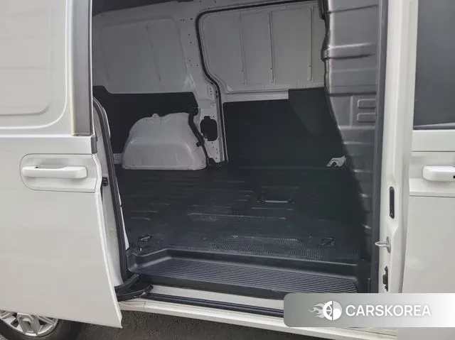 Hyundai Staria 2023 Белый из Кореи, фото 3