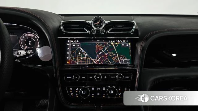 Bentley Bentayga 2024 Белый из Кореи, фото 3