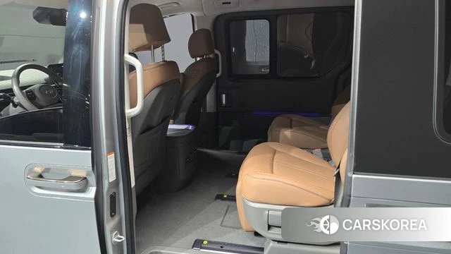 Hyundai Staria 2025 Серебряный из Кореи, фото 3