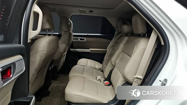 Ford Explorer 6th Generation 2022 Белый из Кореи, фото 3