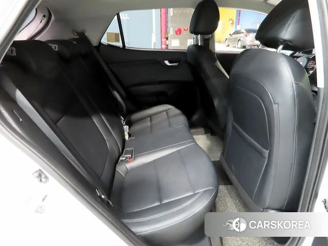 Kia Stonic 2018 Белый из Кореи, фото 3
