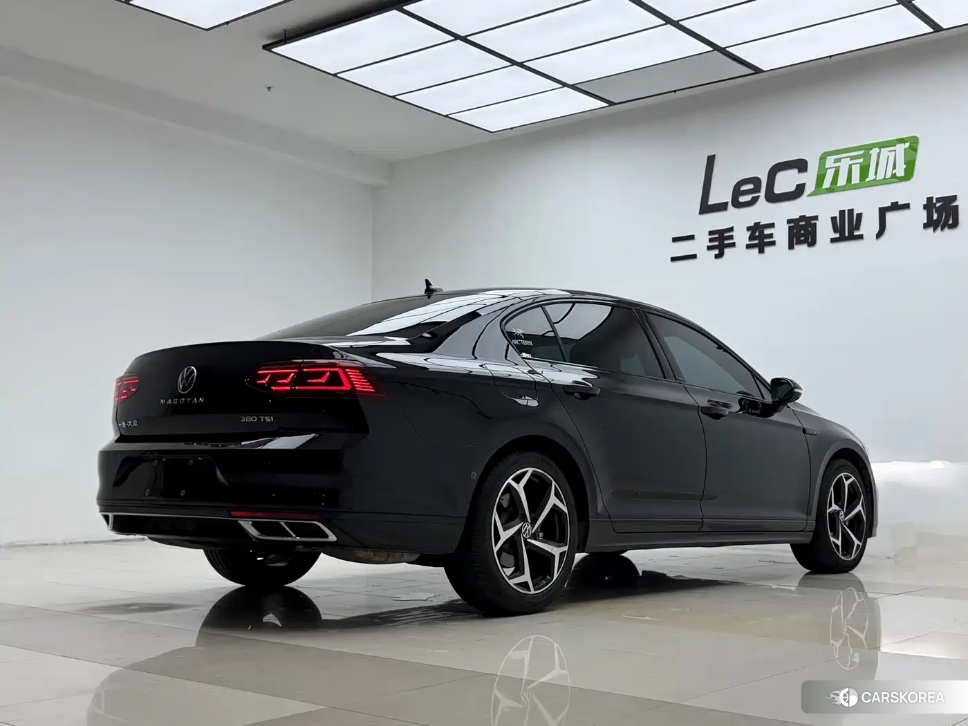 Volkswagen Magotan 2024 Черный из Китая, фото 3