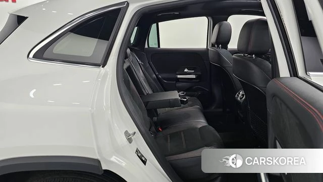 Mercedes-Benz GLA - Class H247 2023 Белый из Кореи, фото 3