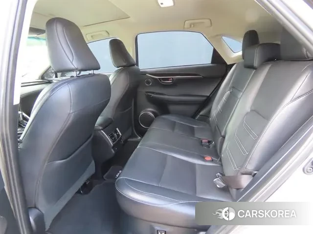 Lexus NX300 2018 Серебристо-серый из Кореи, фото 3