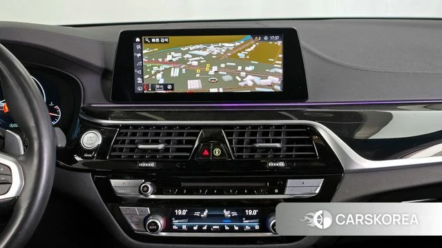 BMW 5 Series (G30) 2019 Белый из Кореи, фото 3