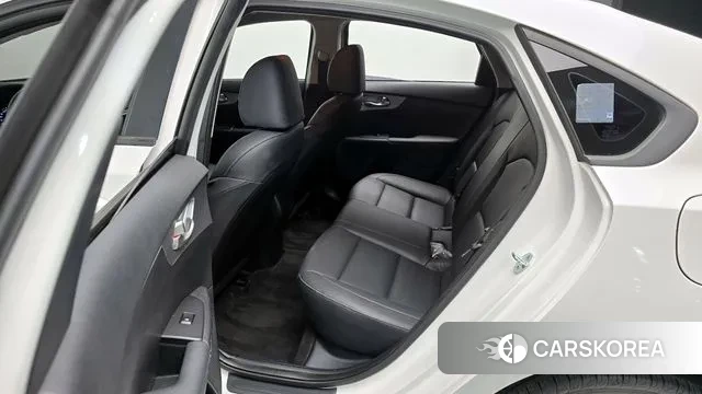 Kia The New K3 2nd generation 2022 Белый из Кореи, фото 3