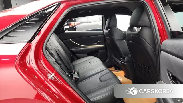 Hyundai Avante (CN7) 2023 Красный из Кореи, фото 3